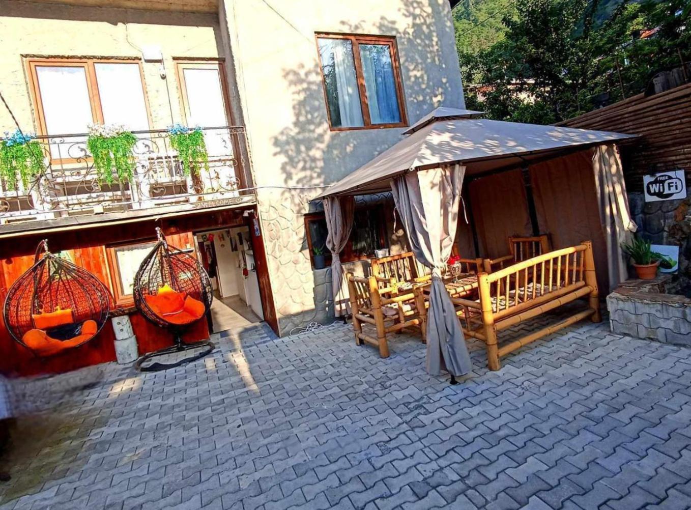 Happy Pandasn12 Hotel Borjomi ภายนอก รูปภาพ